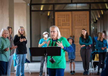 Group Harmony Singing with Arana Kalwaic